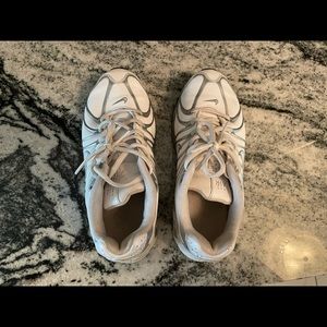 Nike max air tennis shoes